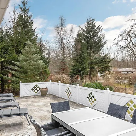 Дом отдыха Stunning Home In Ronne With Wifi